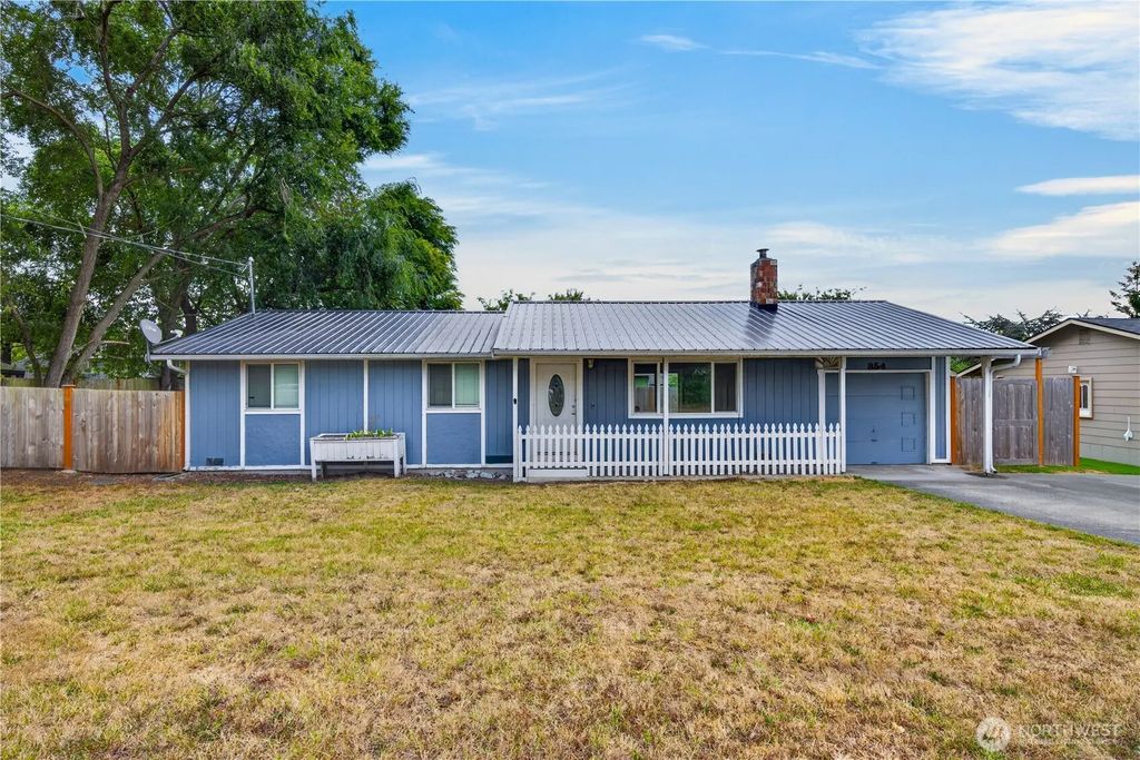 854 Sw Heller Street, Oak Harbor