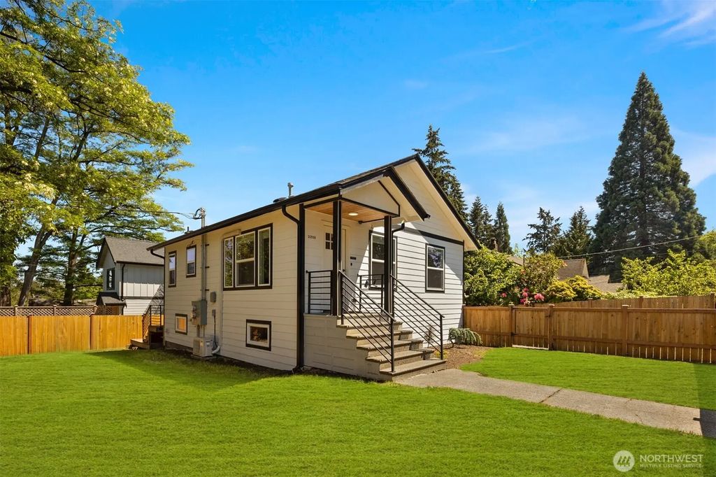 11558 Fremont Avenue, Seattle