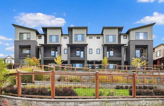 26536 Ne 143rd Circle Ne 32-b, Duvall