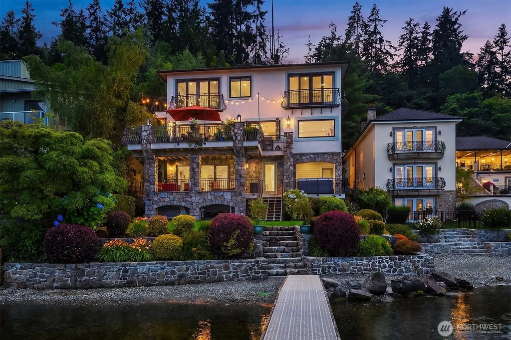 456 W Lake Sammamish Parkway Se, Bellevue