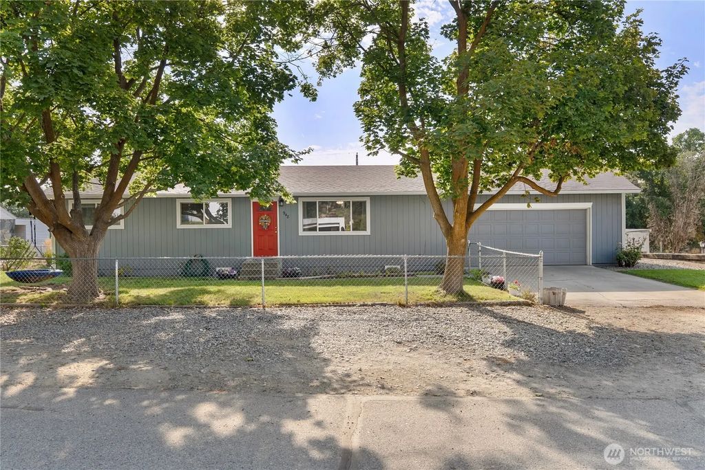948 N 4th Ave, Okanogan