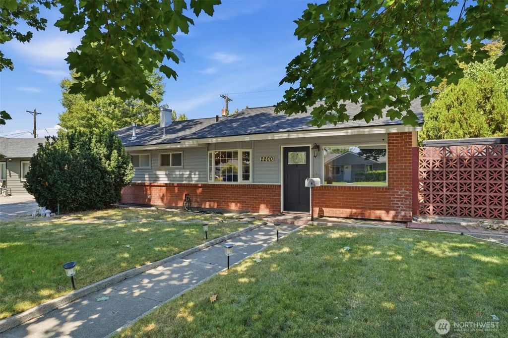 2200 Dover Street, Richland