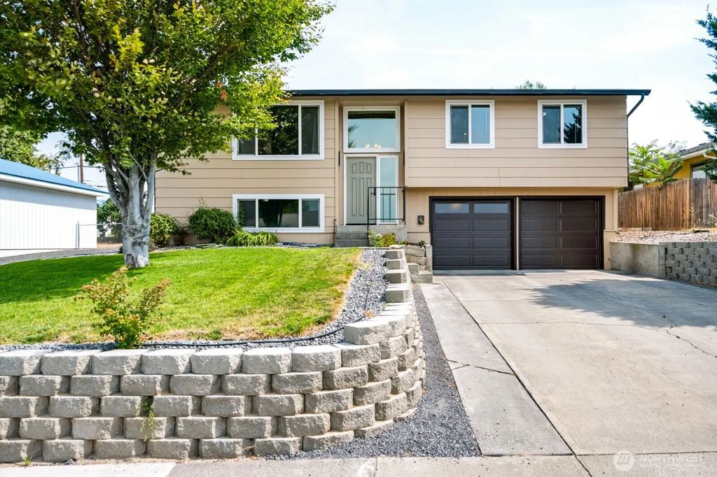 1213 S Skyline Drive, Moses Lake
