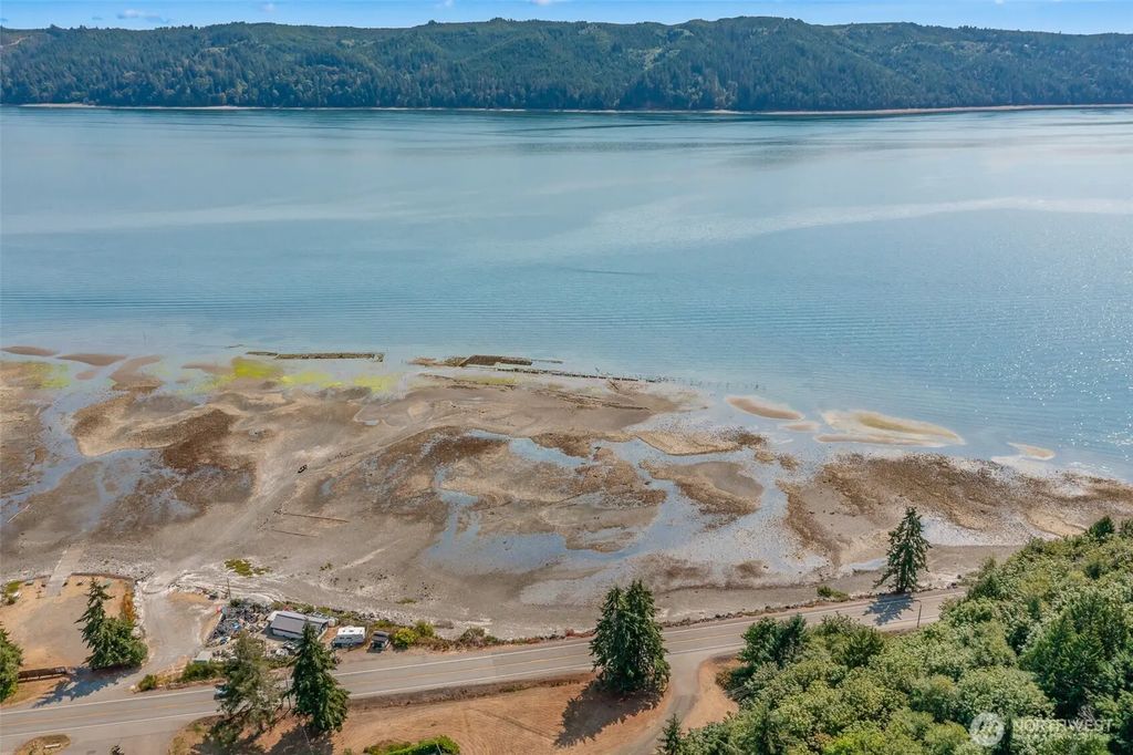 34550 N Us Hwy 101, Lilliwaup