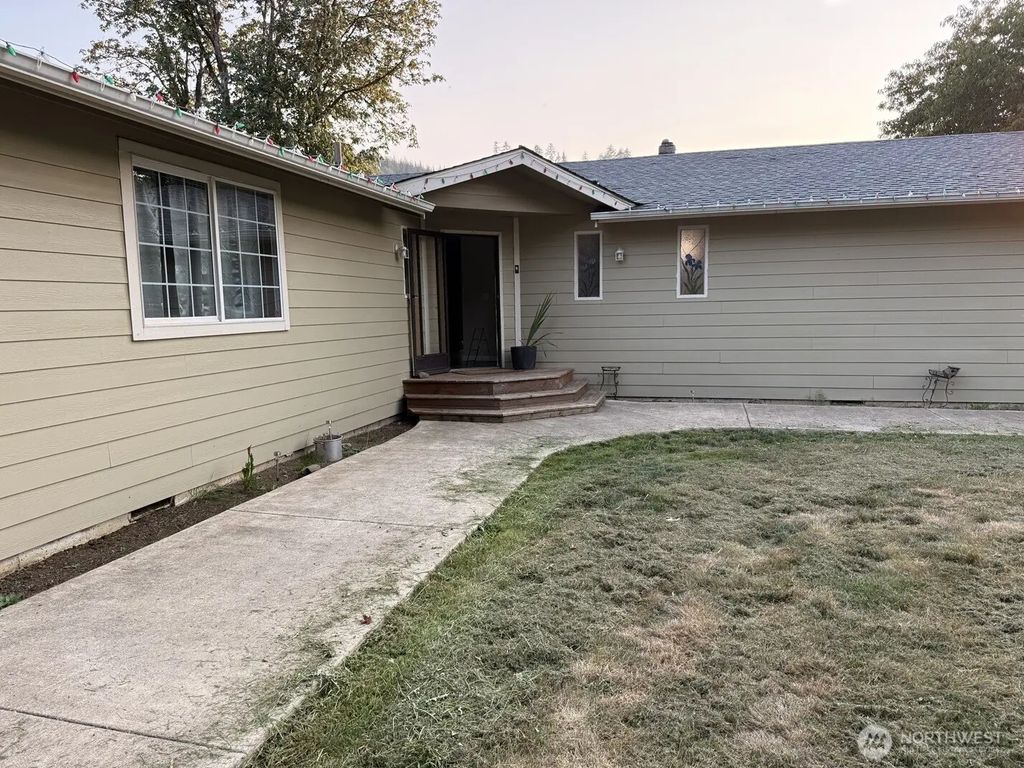 45 Eagle Lane, Montesano