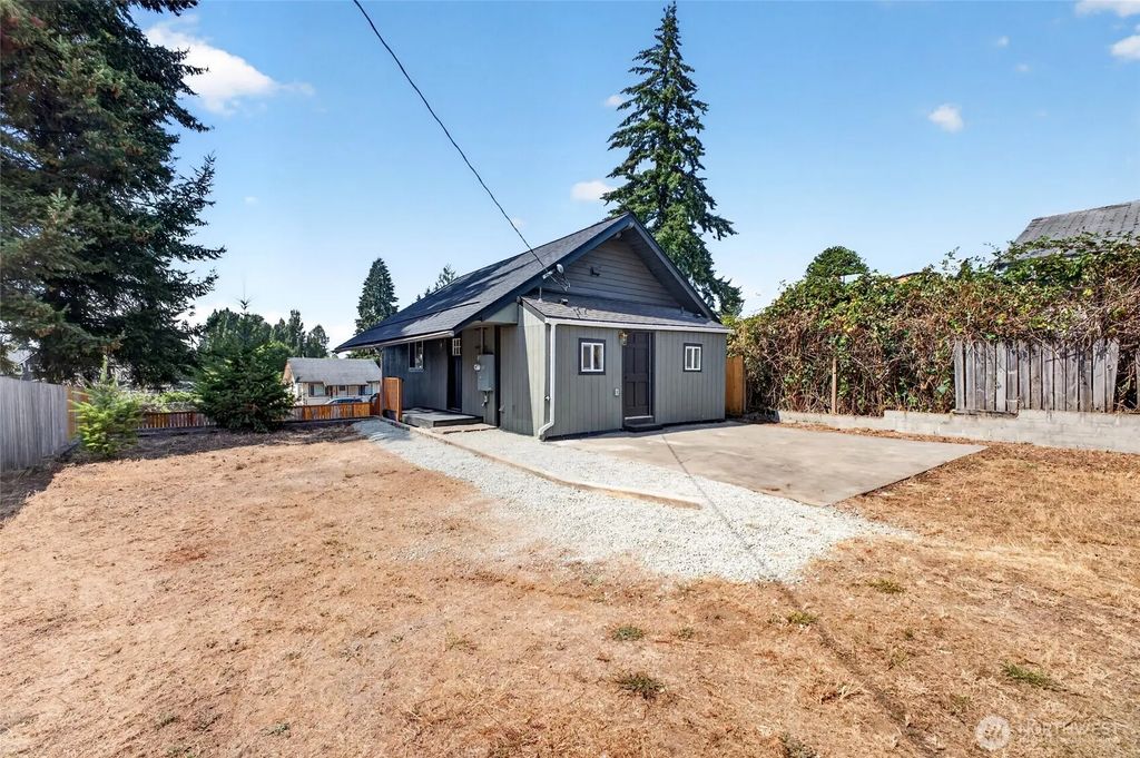 8633 S Thompson Avenue, Tacoma