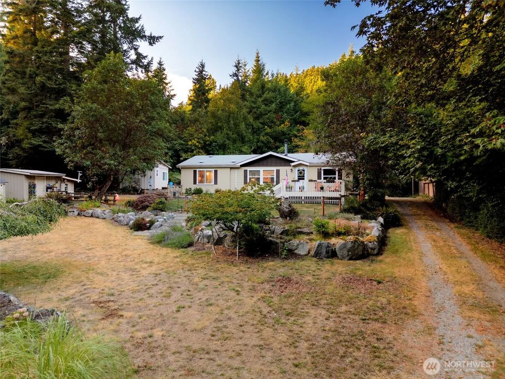 7037 Holiday Boulevard, Anacortes