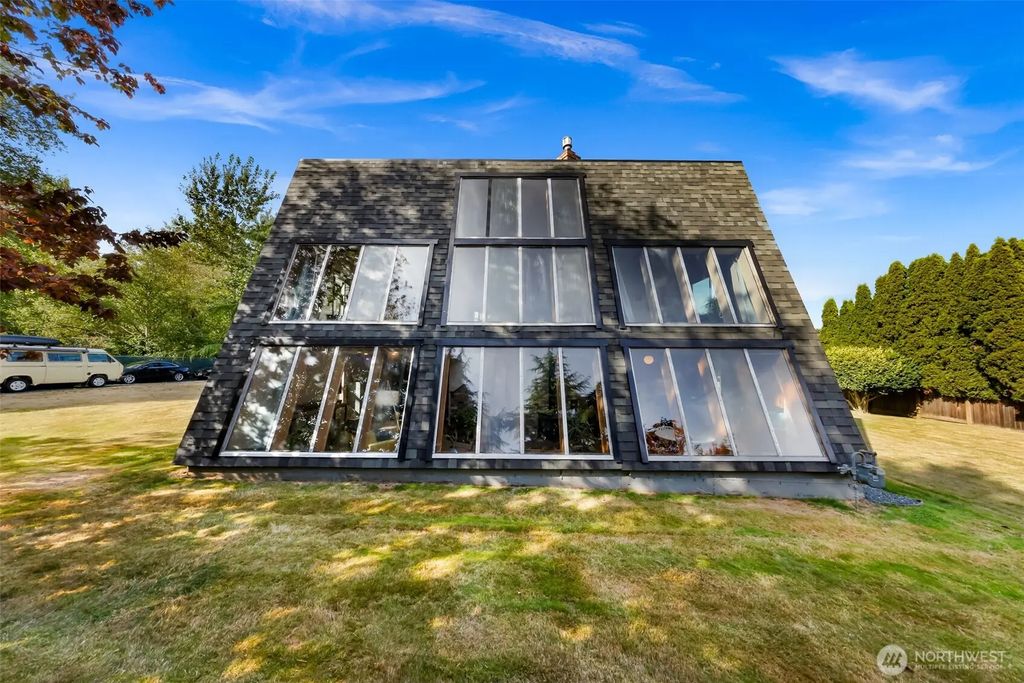 6143 Church Road, Ferndale