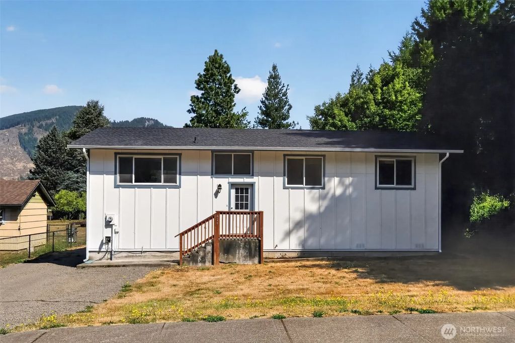620 Westlake Avenue, Morton