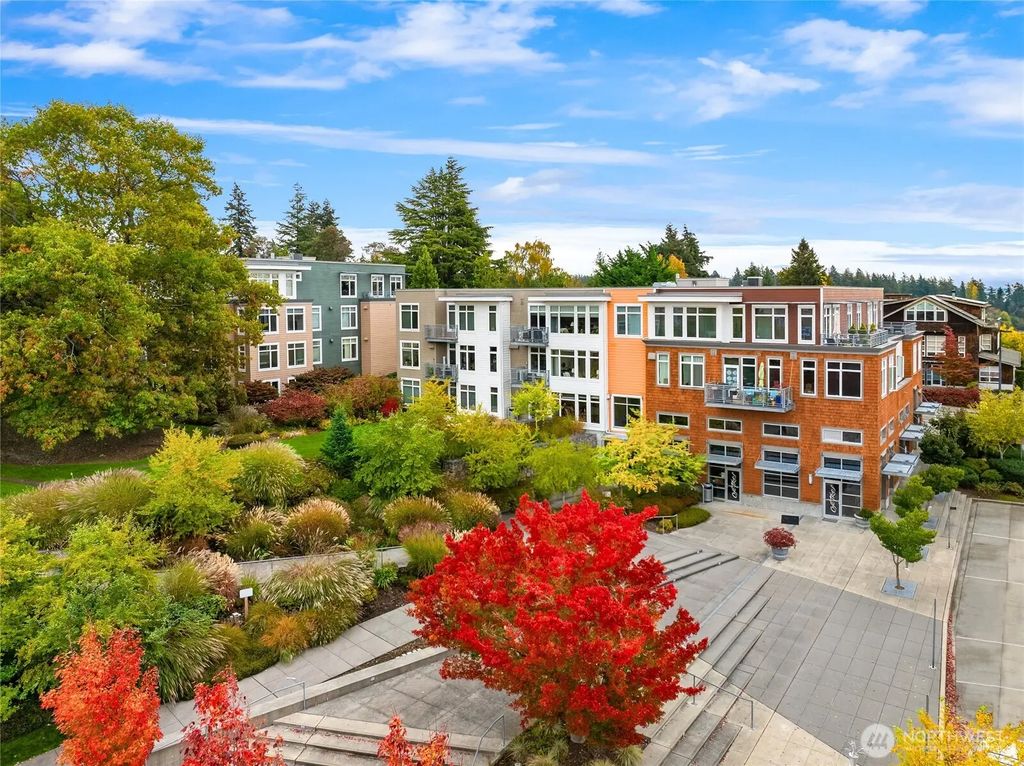 125 Ferncliff Avenue Ne E242, Bainbridge Island