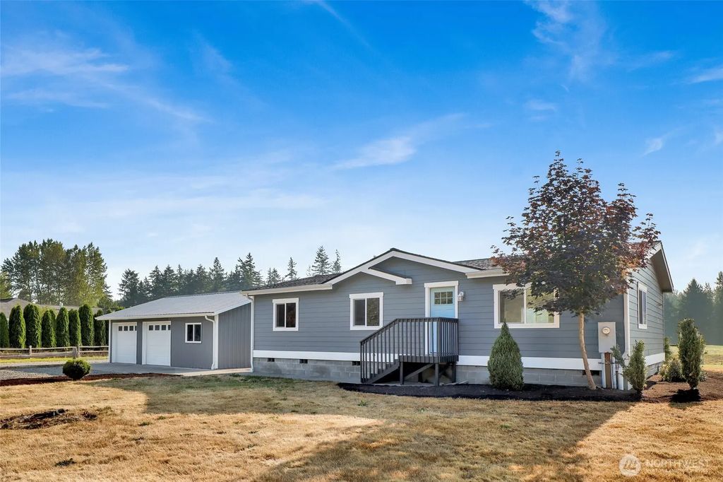 7633 Avery Lane, Custer