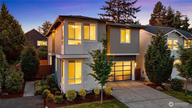 8215 Ne 126th Drive, Kirkland