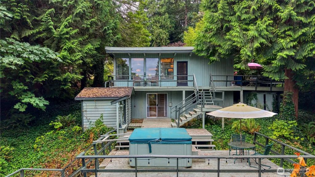 1788 Cliff Road, Point Roberts
