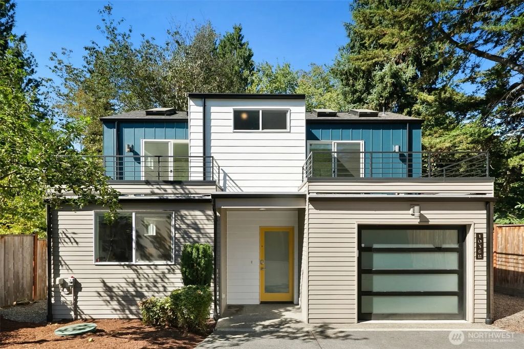 1036 Ne 102nd Street B, Seattle