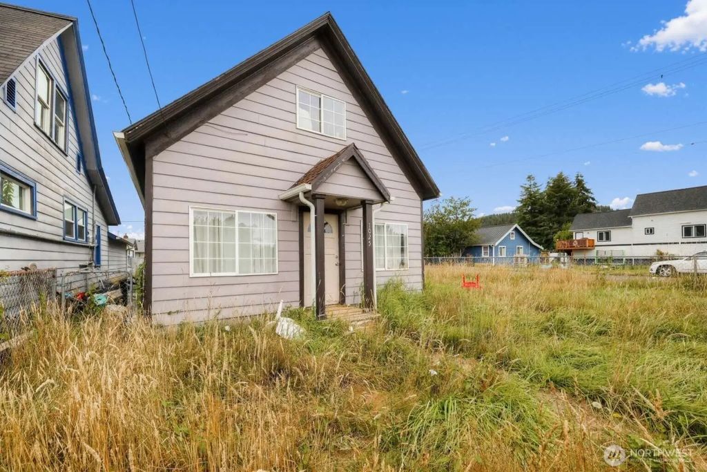 1025 Arnold Avenue, Hoquiam