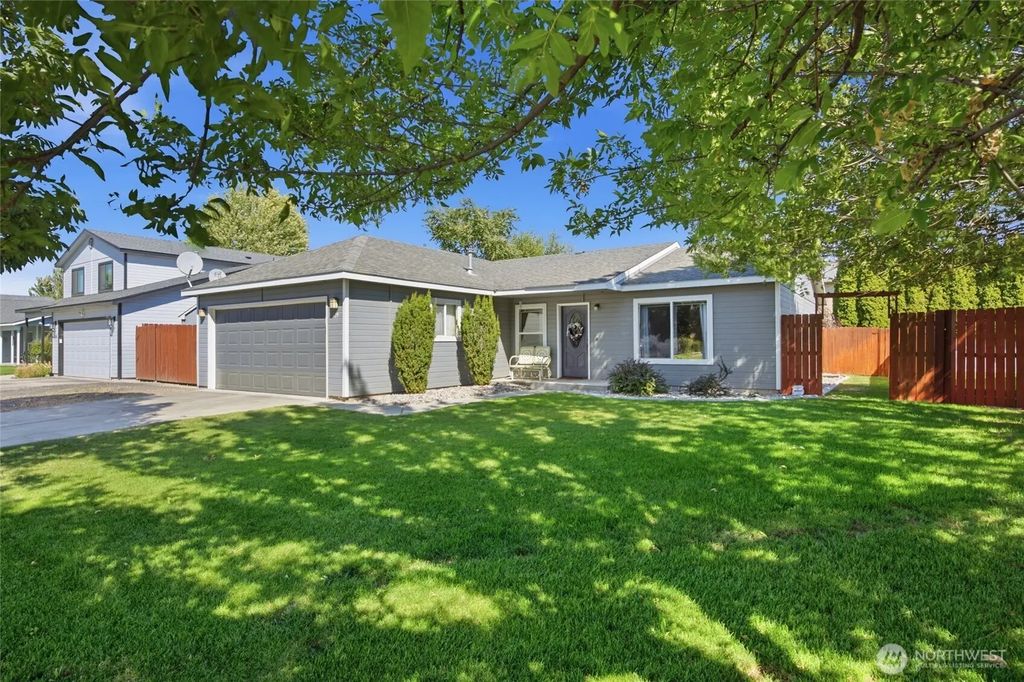 329 E Belair Drive, Moses Lake