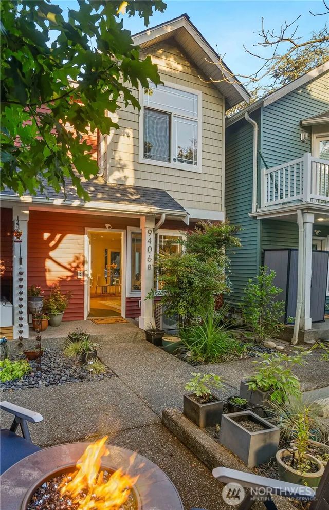 9406 Linden Avenue N B, Seattle