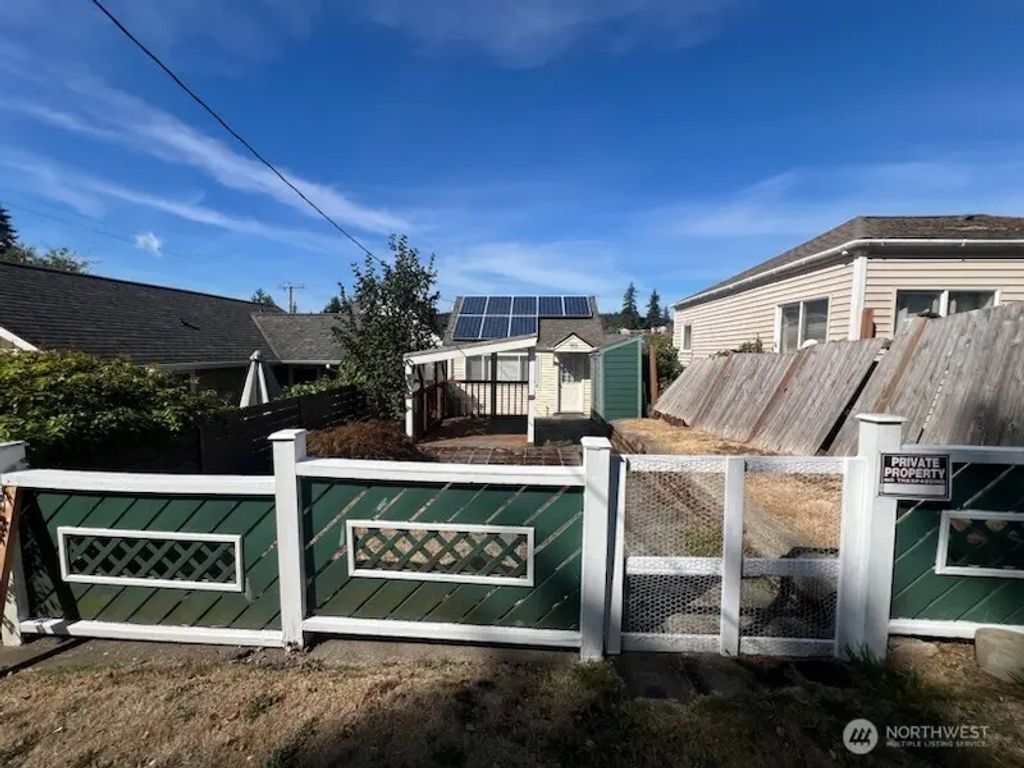 913 Charlotte Avenue W, Bremerton