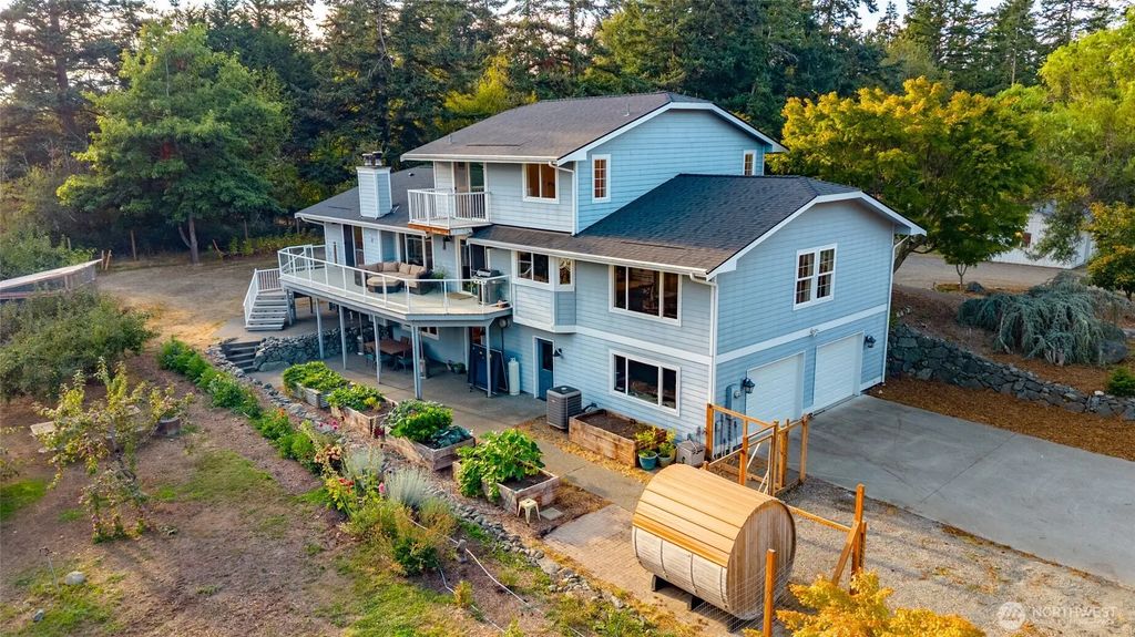 1407 Arnold Road, Oak Harbor