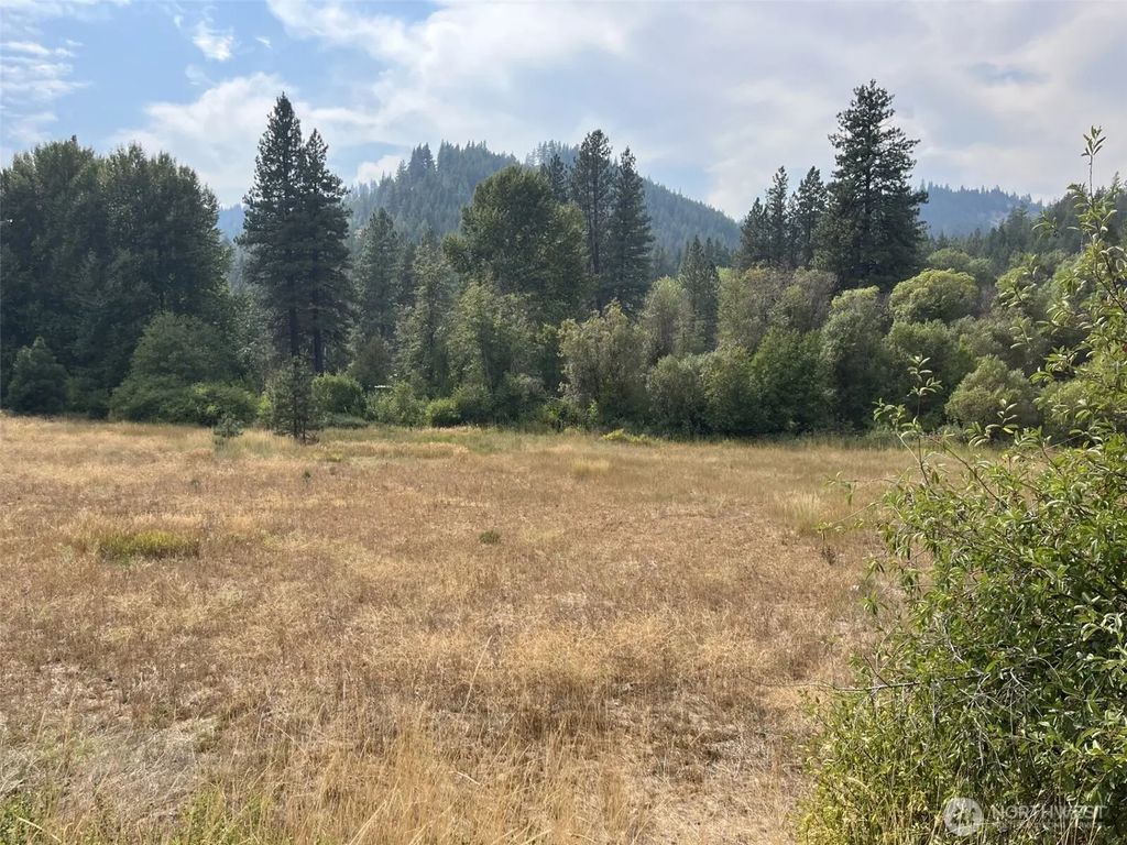 76 Hinthorne Lane, Leavenworth
