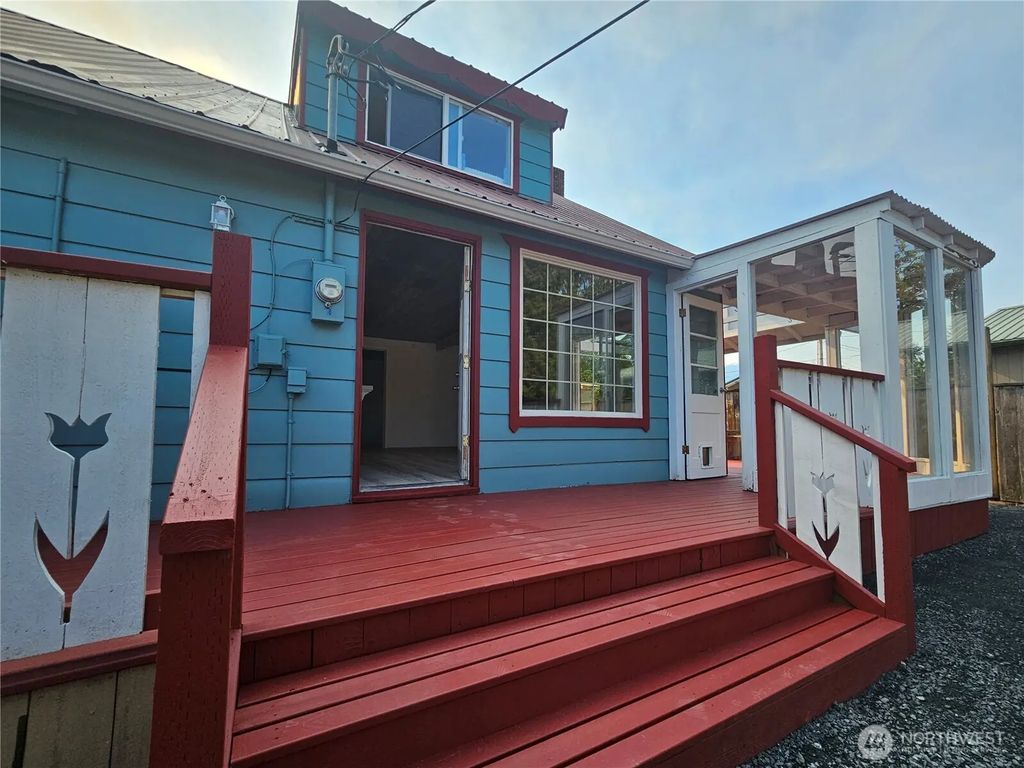 607 S H Street, Port Angeles