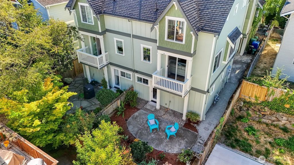 8846 Midvale Avenue N B, Seattle