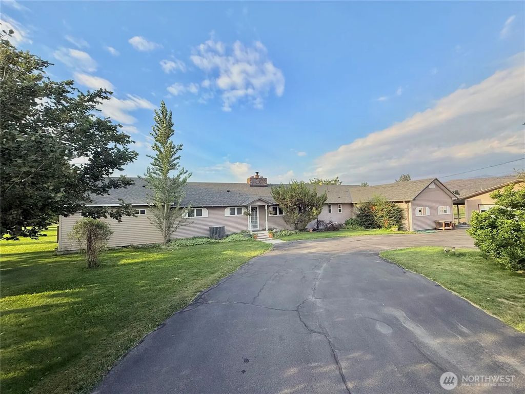 28 Dixon Road, Omak