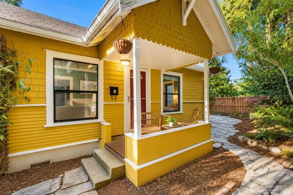 8106 8th Avenue Nw, Seattle