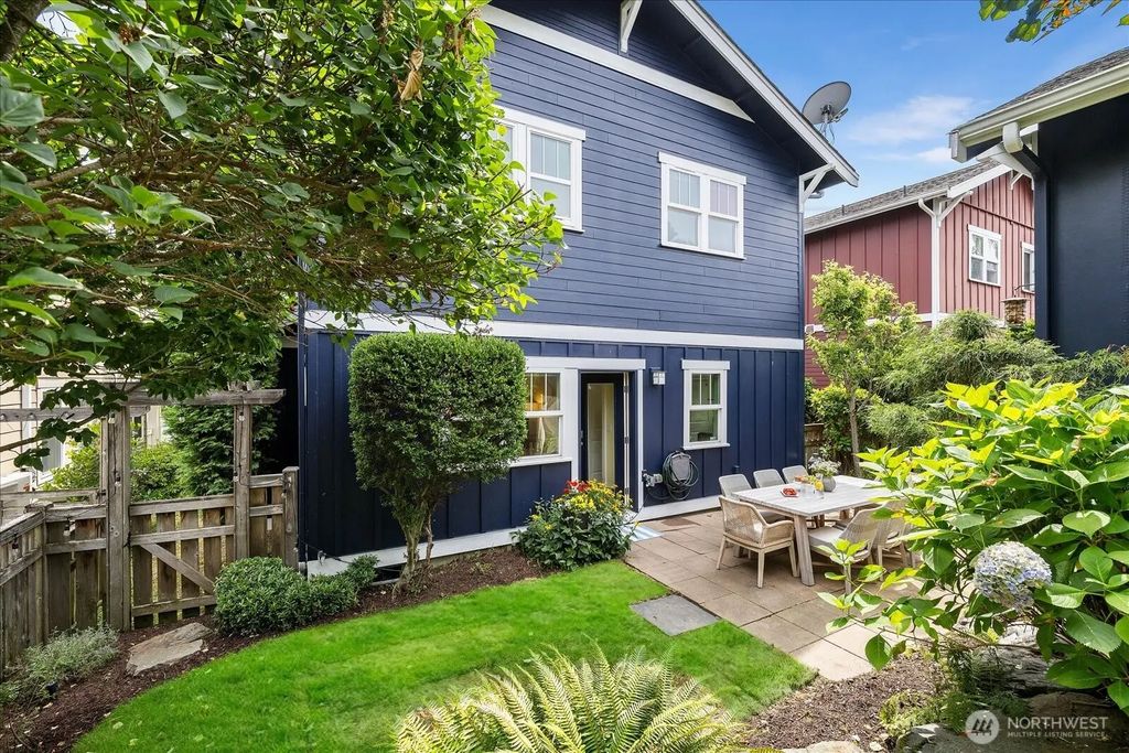 5925 31st Avenue Sw, Seattle