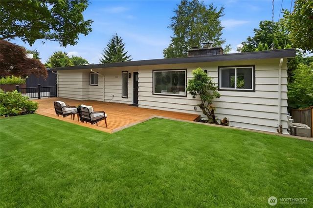 325 105th Ave Se, Bellevue