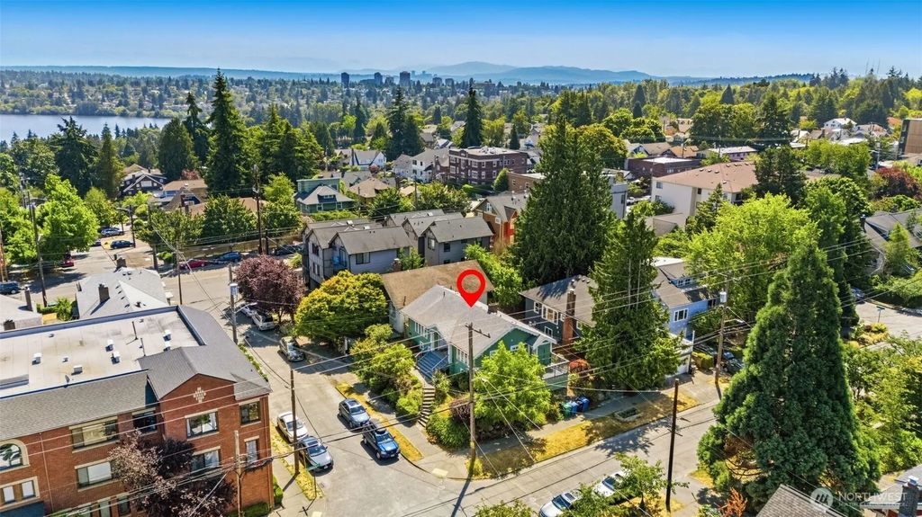 303 N 64th Street, Seattle