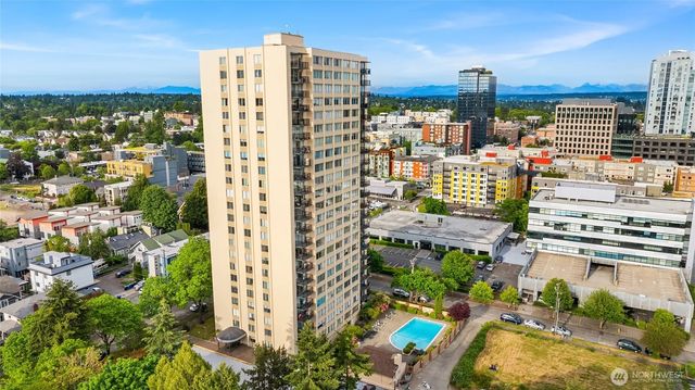 4540 8th Avenue Ne 801, Seattle