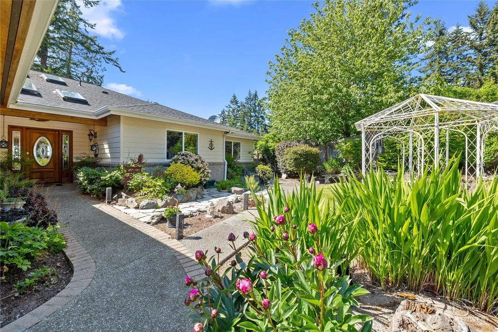4076 S Camano Drive, Camano Island