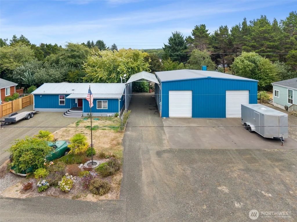 1402 & 1406 Sandy Drive, Grayland
