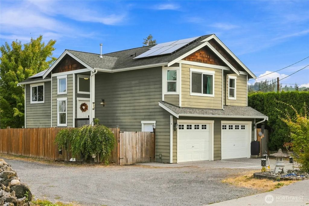 109 E Pioneer Street, Granite Falls