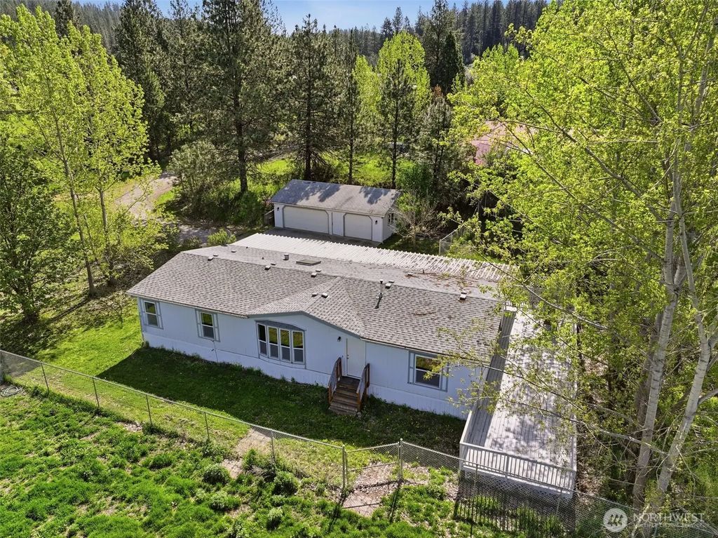 8325 N Lindgren Road, Spokane