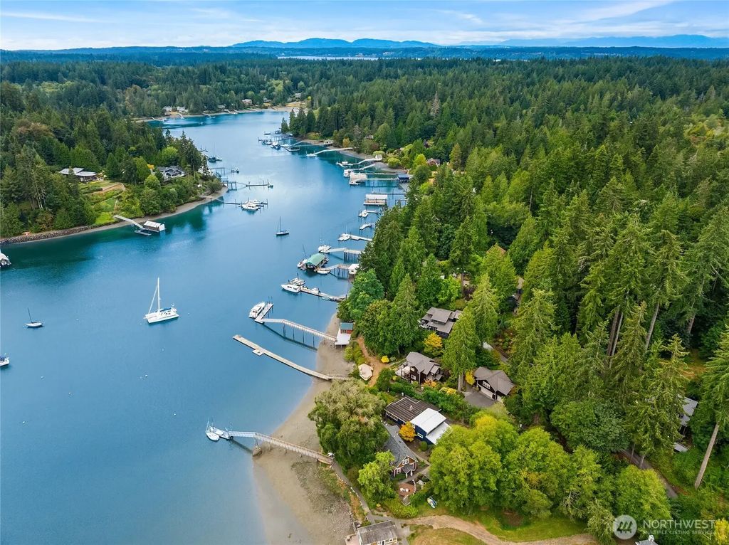 15122 & 15128 Ne Anna Vera Lane, Bainbridge Island