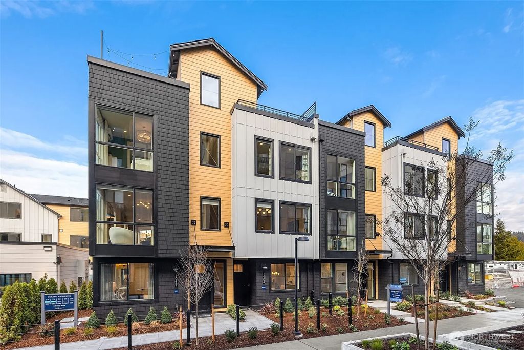 13365 Ne 175th Place 31, Woodinville