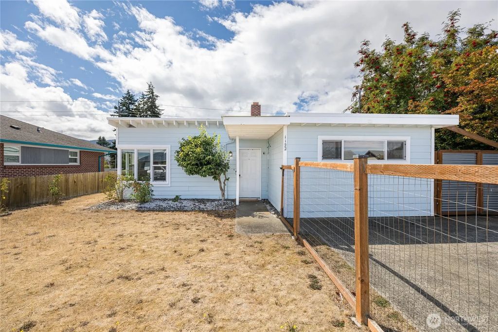 1122 W 5th Street, Port Angeles