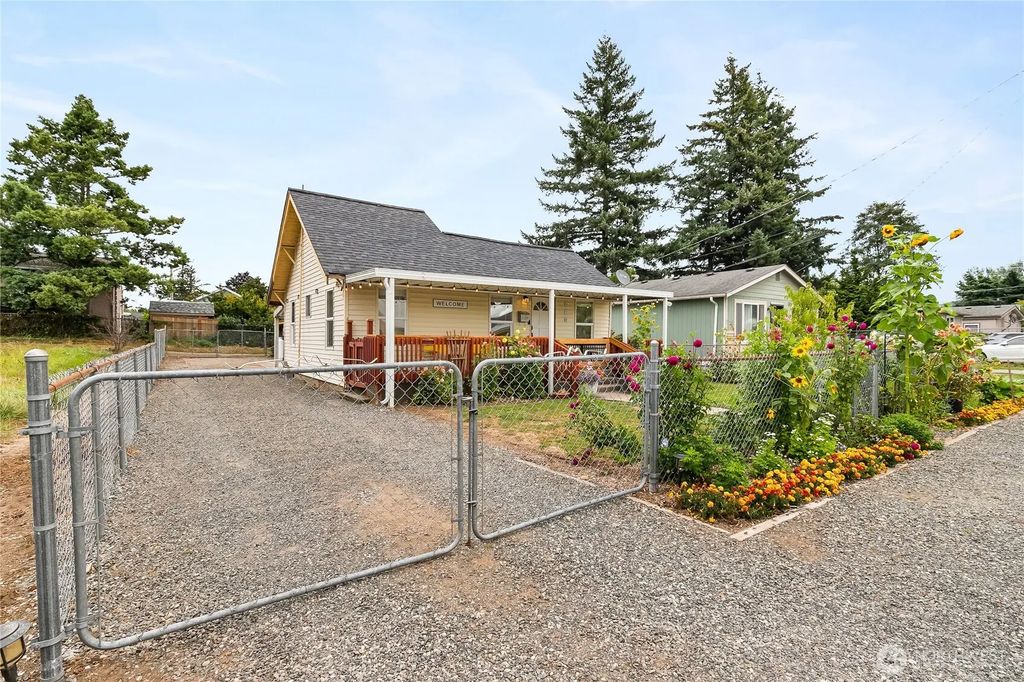 610 Strandell St., Everson