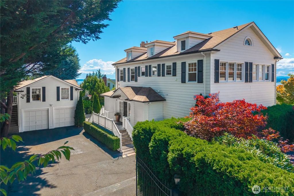 3233 Magnolia Boulevard W, Seattle