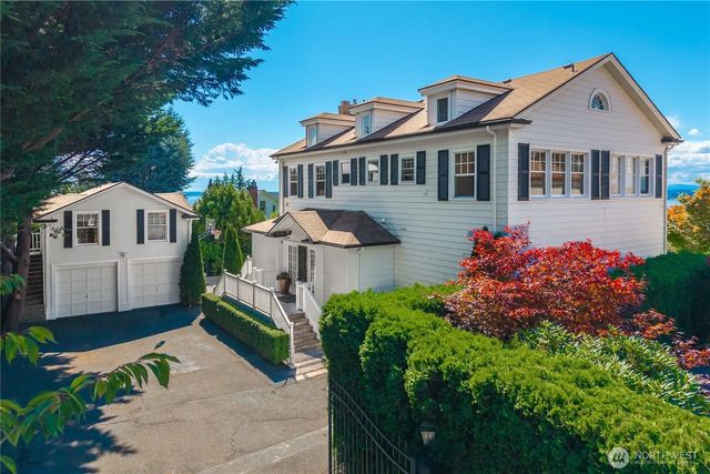 3233 Magnolia Boulevard W, Seattle