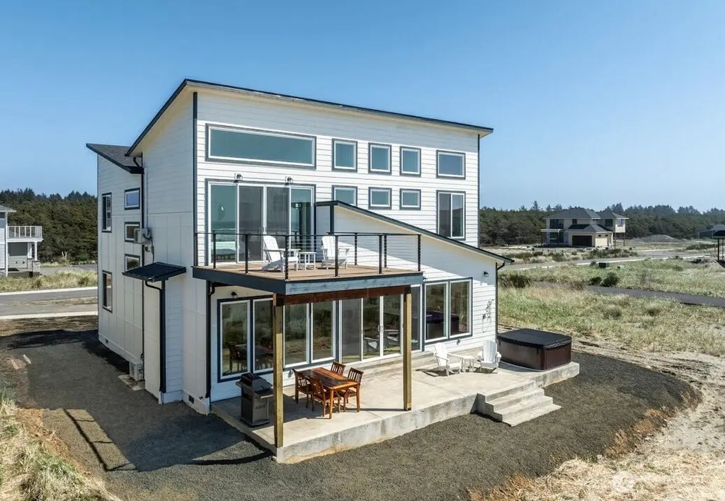 1405 S Cohasset Crest, Westport