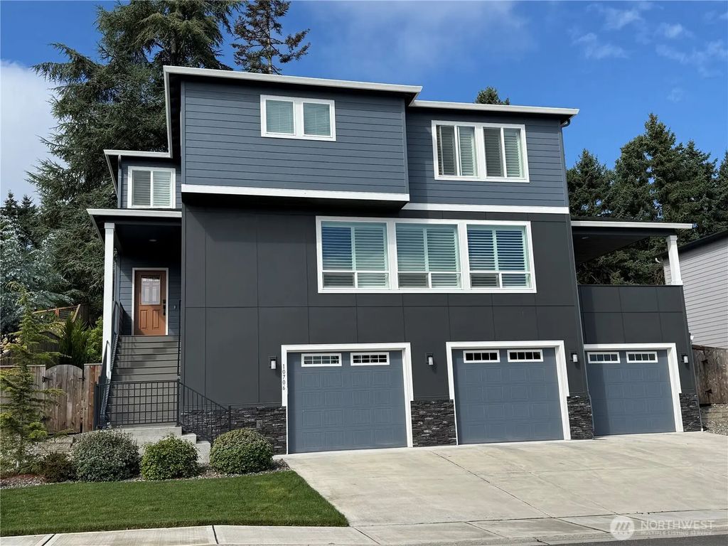 10706 Nw 15th Place, Vancouver