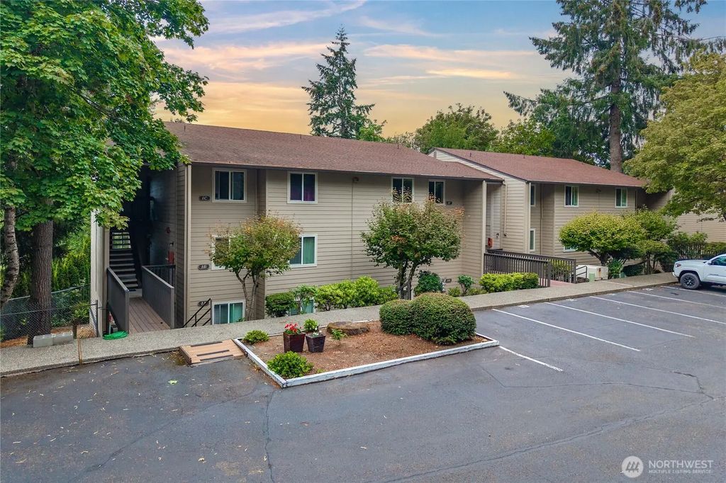 303 Kenyon Street Nw 2a, Olympia