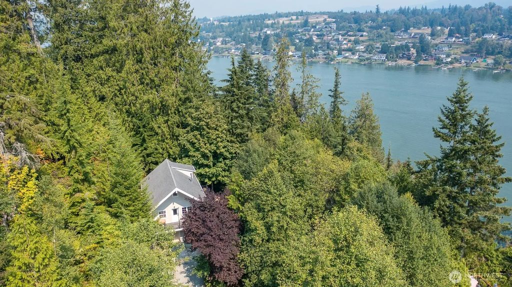 18776 W Big Lake Boulevard, Mount Vernon