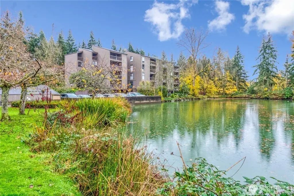 6858 139th Avenue Ne 708, Redmond