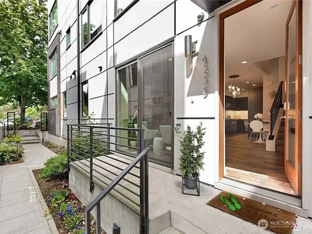 4255 Sw Charleston Street, Seattle