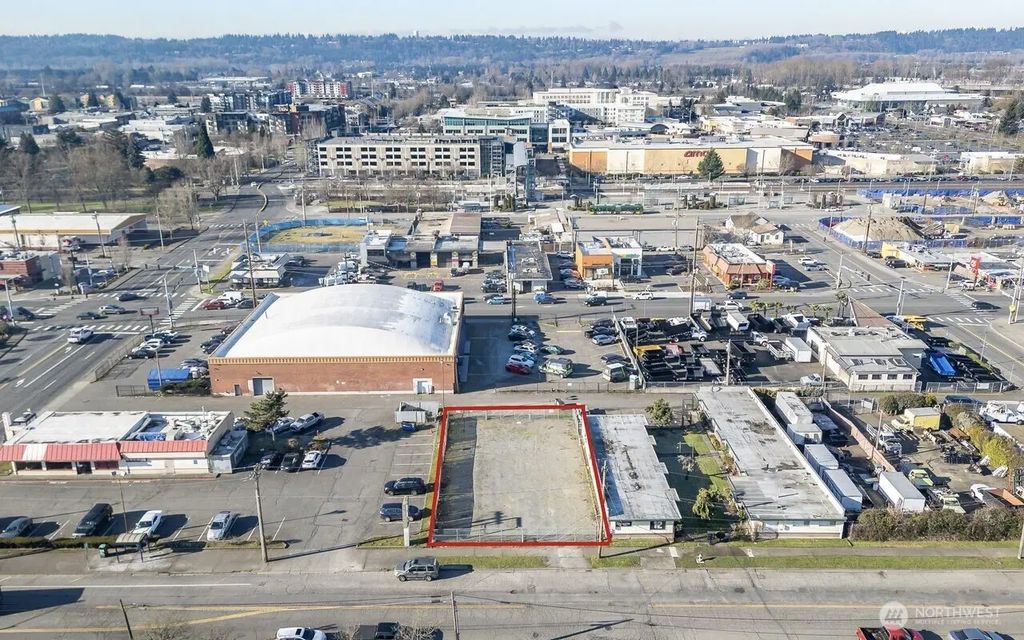 321 State Avenue N, Kent