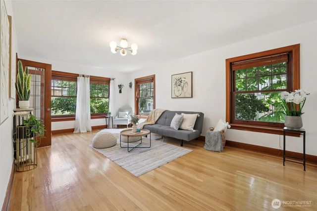 408 Bellevue Avenue E 206, Seattle